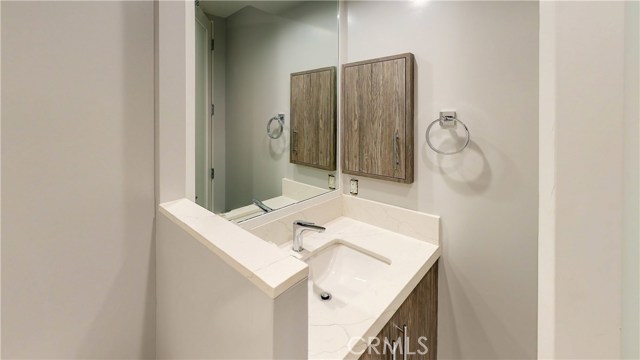 5TH BEDROOM BATHROOM SINK