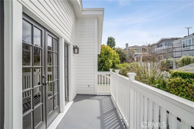 2301 Walnut Avenue, Manhattan Beach, California 90266, 4 Bedrooms Bedrooms, ,3 BathroomsBathrooms,Residential,Sold,Walnut,SB19070535