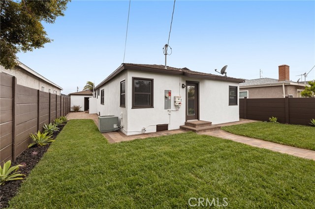 4 Bed Home for Sale in Hawthorne, California