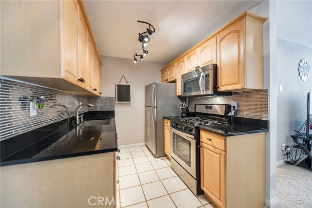 Beautiful counters and backsplash