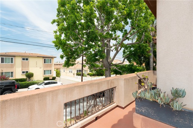 2212 Rockefeller Lane, Redondo Beach, California 90278, 3 Bedrooms Bedrooms, ,2 BathroomsBathrooms,Residential,Sold,Rockefeller,SB21134269