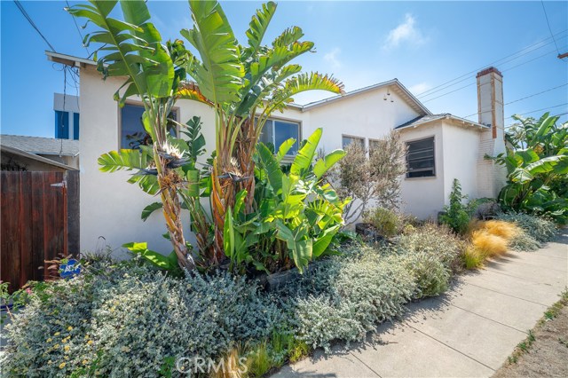 1001 8th Place, Hermosa Beach, California 90254, 3 Bedrooms Bedrooms, ,1 BathroomBathrooms,Residential,Sold,8th,SB18207949