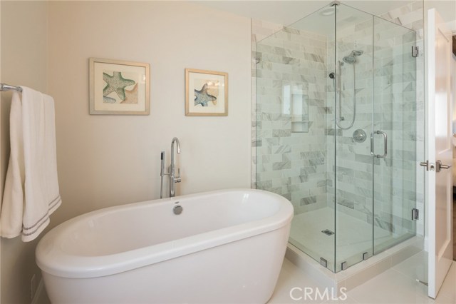 527 Maria Avenue, Redondo Beach, California 90277, 3 Bedrooms Bedrooms, ,2 BathroomsBathrooms,Residential,Sold,Maria,TR17109410