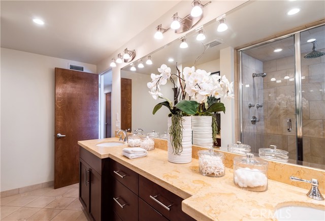 1523 Manhattan Avenue, Hermosa Beach, California 90254, 4 Bedrooms Bedrooms, ,5 BathroomsBathrooms,Residential,Sold,Manhattan,SB18207493