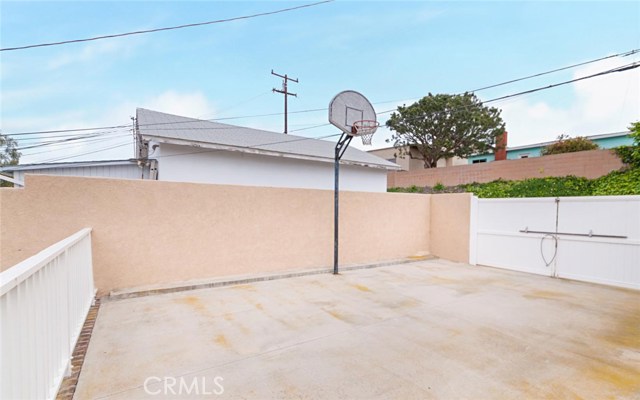 516 MARIA Avenue, Redondo Beach, California 90277, 3 Bedrooms Bedrooms, ,2 BathroomsBathrooms,Residential,Sold,MARIA,SB17072424