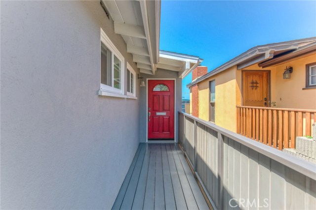 1617 Raymond Avenue, Hermosa Beach, California 90254, 3 Bedrooms Bedrooms, ,2 BathroomsBathrooms,Residential,Sold,Raymond,SB18188641