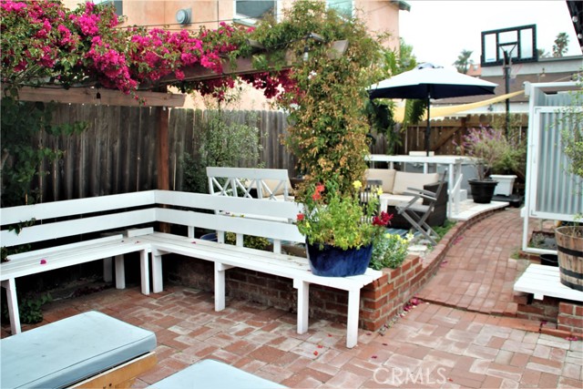 532 Marine Avenue, Manhattan Beach, California 90266, 3 Bedrooms Bedrooms, ,1 BathroomBathrooms,Residential,Sold,Marine Avenue,SB21085787