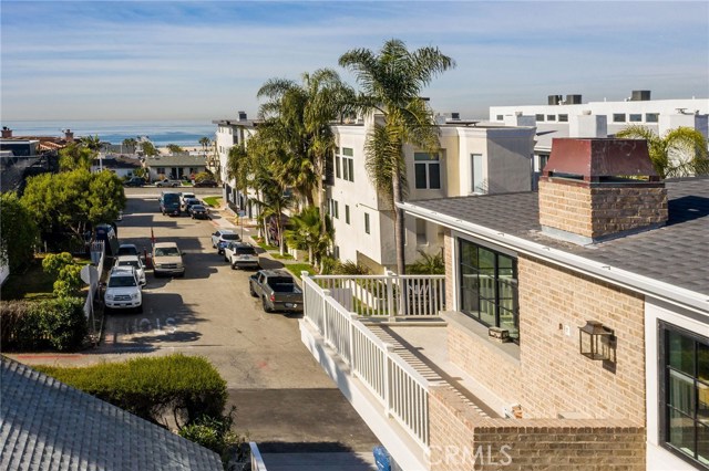 1102 Loma Dr Drive, Hermosa Beach, California 90254, 3 Bedrooms Bedrooms, ,1 BathroomBathrooms,Residential,Sold,Loma Dr,SB21008309