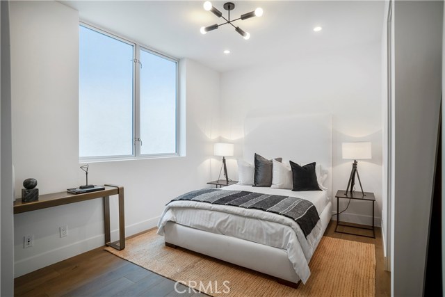 221 1st Street, Manhattan Beach, California 90266, 3 Bedrooms Bedrooms, ,3 BathroomsBathrooms,Residential,Sold,1st,SB19034815