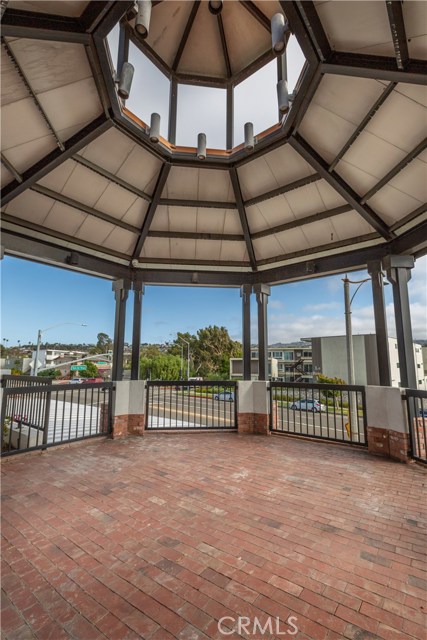 1800 Pacific Coast, Redondo Beach, California 90277, 4 Bedrooms Bedrooms, ,3 BathroomsBathrooms,Residential,Sold,Pacific Coast,PV20134664