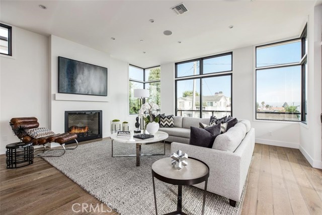 937 15th Street, Hermosa Beach, California 90254, 4 Bedrooms Bedrooms, ,5 BathroomsBathrooms,Residential,Sold,15th,SB20164161
