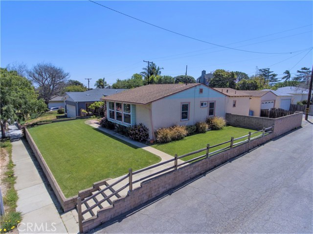 1142 23rd Street, Manhattan Beach, California 90266, 3 Bedrooms Bedrooms, ,1 BathroomBathrooms,Residential,Sold,23rd,SB18096714