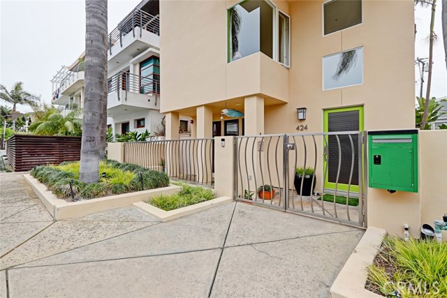 424 33rd Street, Manhattan Beach, California 90266, 5 Bedrooms Bedrooms, ,4 BathroomsBathrooms,Residential,Sold,33rd,SB18097357