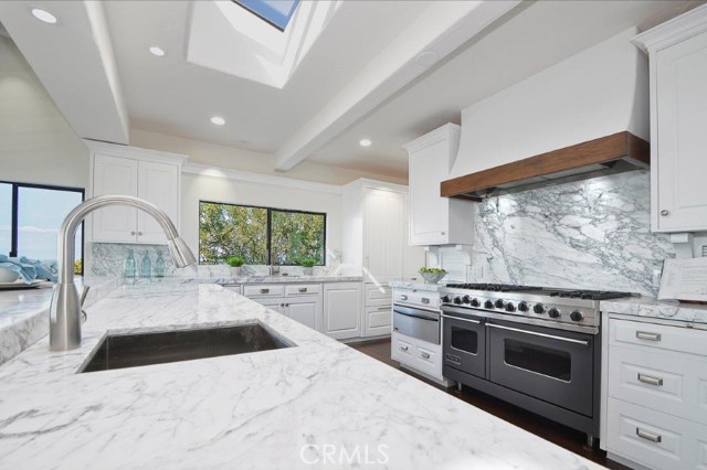 904 Via Nogales, Palos Verdes Estates, California 90274, 4 Bedrooms Bedrooms, ,4 BathroomsBathrooms,Residential,Sold,Via Nogales,PV18159668