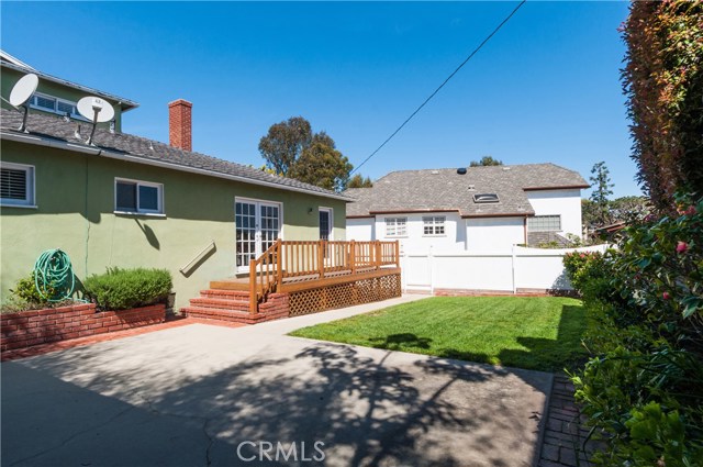 686 18th Street, Manhattan Beach, California 90266, 4 Bedrooms Bedrooms, ,1 BathroomBathrooms,Residential,Sold,18th,SB17066869