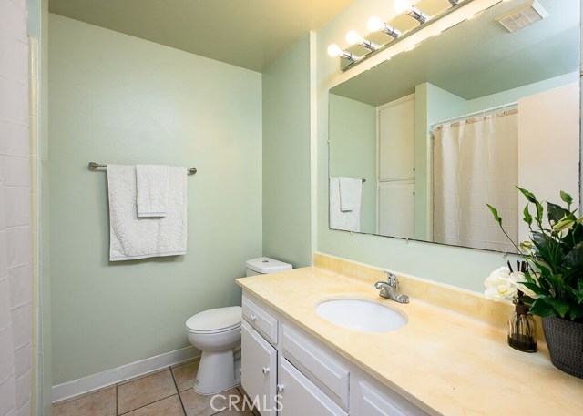 647 Prospect Avenue, Redondo Beach, California 90277, 2 Bedrooms Bedrooms, ,1 BathroomBathrooms,Residential,Sold,Prospect,SB19191218