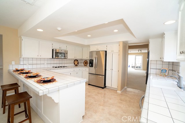 Kitchen with Breakfast Bar