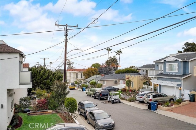 1206 9th Street, Hermosa Beach, California 90254, 3 Bedrooms Bedrooms, ,2 BathroomsBathrooms,Residential,Sold,9th,SB21084278