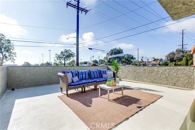 Large patio, perfect for entertaining