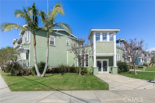 203 Aviation Place, Manhattan Beach, California 90266, 3 Bedrooms Bedrooms, ,3 BathroomsBathrooms,Residential,Sold,Aviation,SB18065430