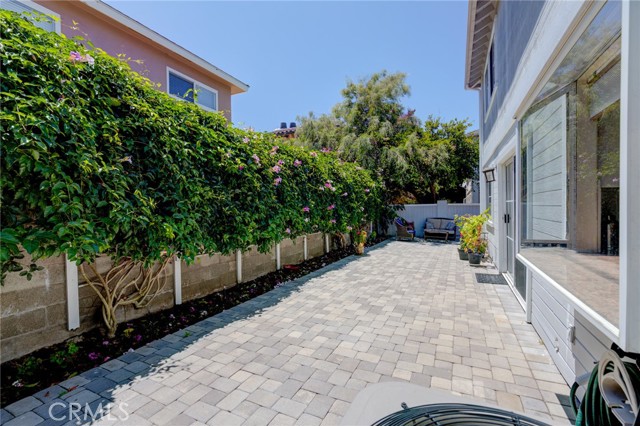 2406 Carnegie Lane, Redondo Beach, California 90278, 3 Bedrooms Bedrooms, ,2 BathroomsBathrooms,Residential,Sold,Carnegie,PV21150656