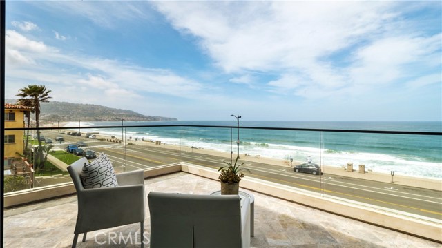 1000 Esplanade, Redondo Beach, California 90277, 2 Bedrooms Bedrooms, ,2 BathroomsBathrooms,Residential,Sold,Esplanade,SB17089319