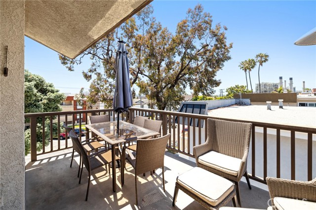 410 Broadway, Redondo Beach, California 90277, 3 Bedrooms Bedrooms, ,2 BathroomsBathrooms,Residential,Sold,Broadway,SB21123673