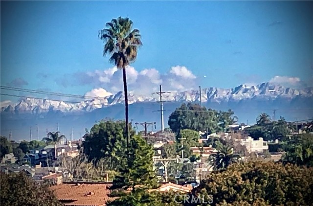 2322 Laurel Bluff Drive, Manhattan Beach, California 90266, 4 Bedrooms Bedrooms, ,3 BathroomsBathrooms,Residential,Sold,Laurel Bluff,SB21167191