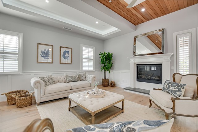 LIVING ROOM FIREPLACE