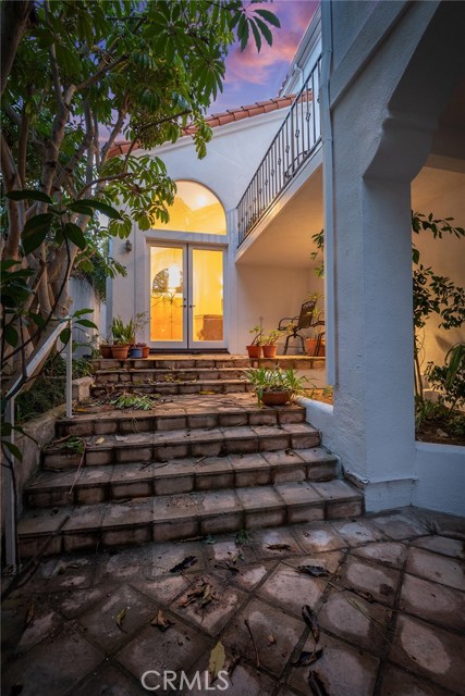 2708 Laurel Avenue, Manhattan Beach, California 90266, 3 Bedrooms Bedrooms, ,3 BathroomsBathrooms,Residential,Sold,Laurel,SB19150797