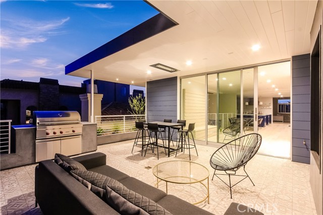 409 3rd Street, Manhattan Beach, California 90266, 5 Bedrooms Bedrooms, ,2 BathroomsBathrooms,Residential,Sold,3rd,SB19219164