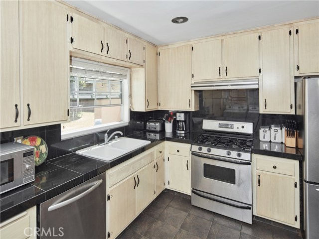 2918 Gibson Place, Redondo Beach, California 90278, 3 Bedrooms Bedrooms, ,2 BathroomsBathrooms,Residential,Sold,Gibson,SB20112934