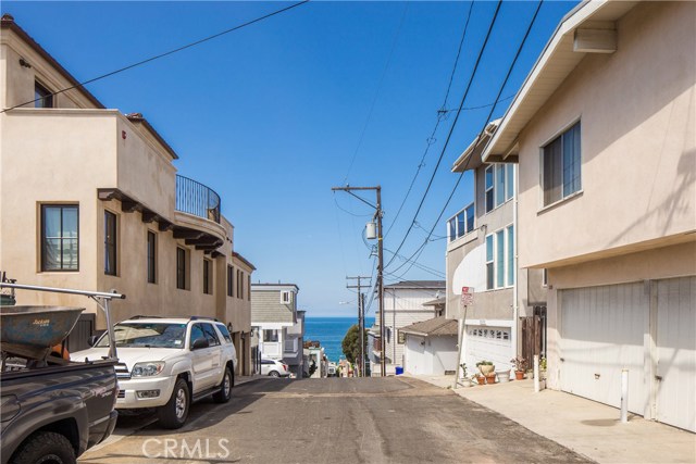 324 18th Street, Manhattan Beach, California 90266, ,Residential Income,Sold,18th,PV17135205