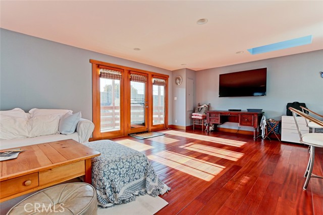 539 4th Street, Manhattan Beach, California 90266, 4 Bedrooms Bedrooms, ,3 BathroomsBathrooms,Residential,Sold,4th,SB21030047