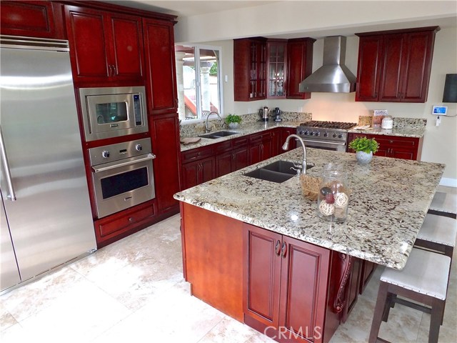 Granite counters and Viking appliances