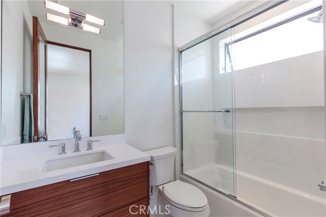 521 Gertruda, Redondo Beach, California 90277, 3 Bedrooms Bedrooms, ,4 BathroomsBathrooms,Residential,Sold,Gertruda,PV17183472