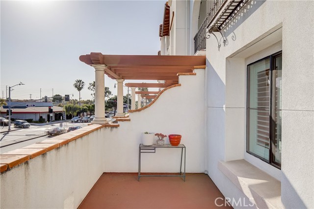 2001 Artesia Boulevard, Redondo Beach, California 90278, 1 Bedroom Bedrooms, ,1 BathroomBathrooms,Residential,Sold,Artesia,SB20046856