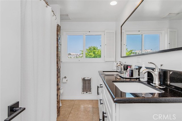 516 24th Street, Hermosa Beach, California 90254, 2 Bedrooms Bedrooms, ,1 BathroomBathrooms,Residential,Sold,24th,SB20201077