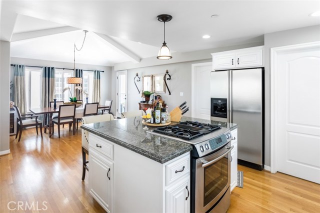506 11th Street, Hermosa Beach, California 90254, 3 Bedrooms Bedrooms, ,2 BathroomsBathrooms,Residential,Sold,11th,SB19039809