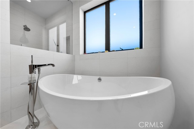 733 12th Street, Manhattan Beach, California 90266, 5 Bedrooms Bedrooms, ,6 BathroomsBathrooms,Residential,Sold,12th,SB21089898