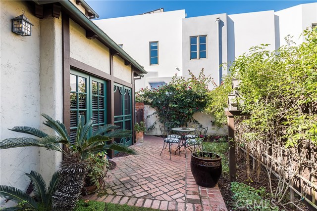 522 24th Place, Hermosa Beach, California 90254, 3 Bedrooms Bedrooms, ,3 BathroomsBathrooms,Residential,Sold,24th Place,SB18039832