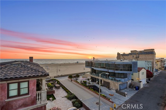 20 4th Street, Hermosa Beach, California 90254, 3 Bedrooms Bedrooms, ,1 BathroomBathrooms,Residential,Sold,4th,SB21149373