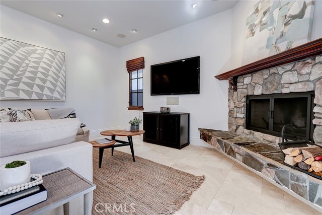 3212 Maple Avenue, Manhattan Beach, California 90266, 5 Bedrooms Bedrooms, ,2 BathroomsBathrooms,Residential,Sold,Maple,SB21060468