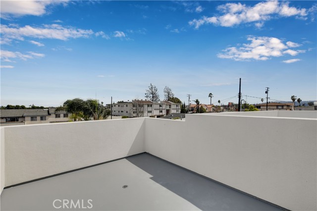 ROOFTOP DECK 1