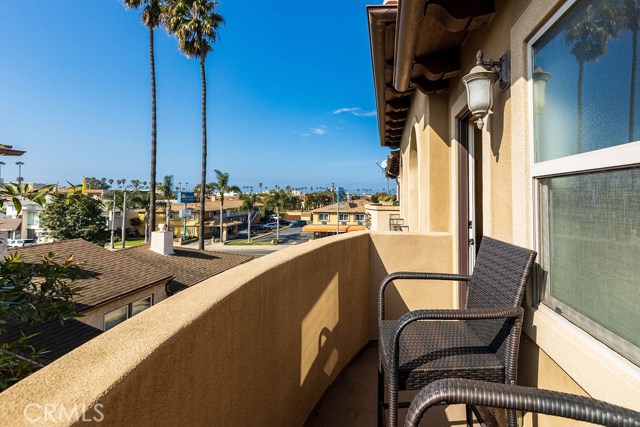 706 Pacific Coast Highway, Redondo Beach, California 90277, 3 Bedrooms Bedrooms, ,2 BathroomsBathrooms,Residential,Sold,Pacific Coast Highway,SB20037279