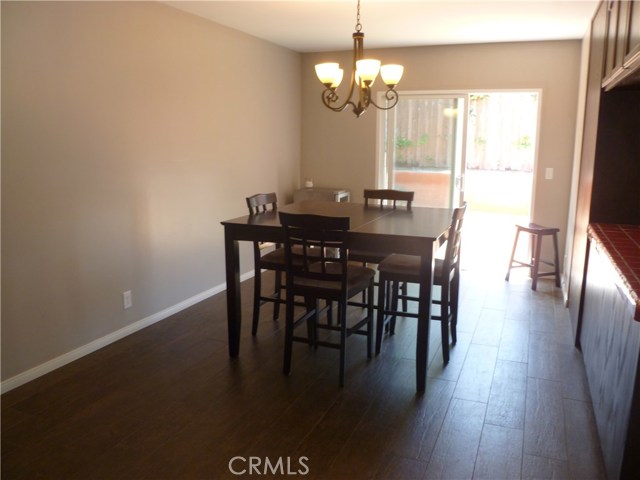 eating area off kitchen