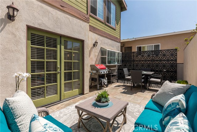 409 Elena Avenue, Redondo Beach, California 90277, 2 Bedrooms Bedrooms, ,2 BathroomsBathrooms,Residential,Sold,Elena,SB20198913