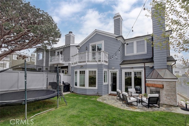 649 26th Street, Manhattan Beach, California 90266, 5 Bedrooms Bedrooms, ,4 BathroomsBathrooms,Residential,Sold,26th,SB21027371