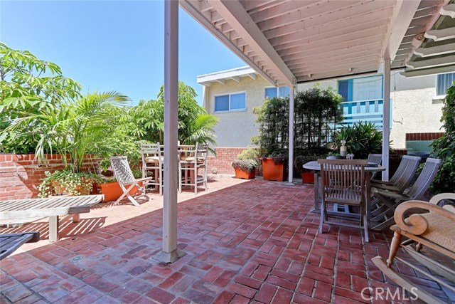 2722 Hermosa Avenue, Hermosa Beach, California 90254, 4 Bedrooms Bedrooms, ,2 BathroomsBathrooms,Residential,Sold,Hermosa,SB17280753