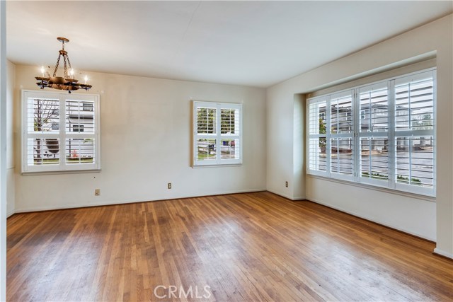 1813 Lynngrove Drive, Manhattan Beach, California 90266, 2 Bedrooms Bedrooms, ,Residential,Sold,Lynngrove,SB18291838